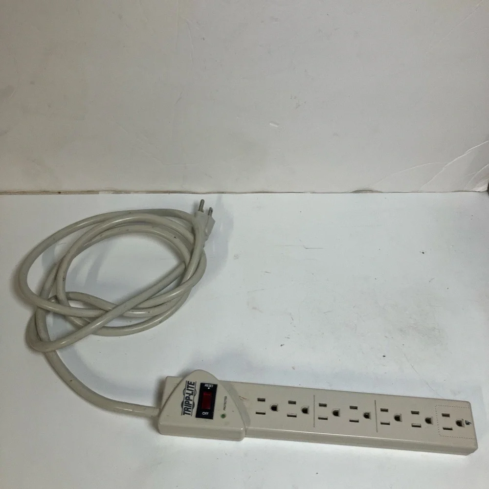 Tripp Lite Power Strip PV600HF 6 Outlets Black‎ Surge Protector OnOff Switch